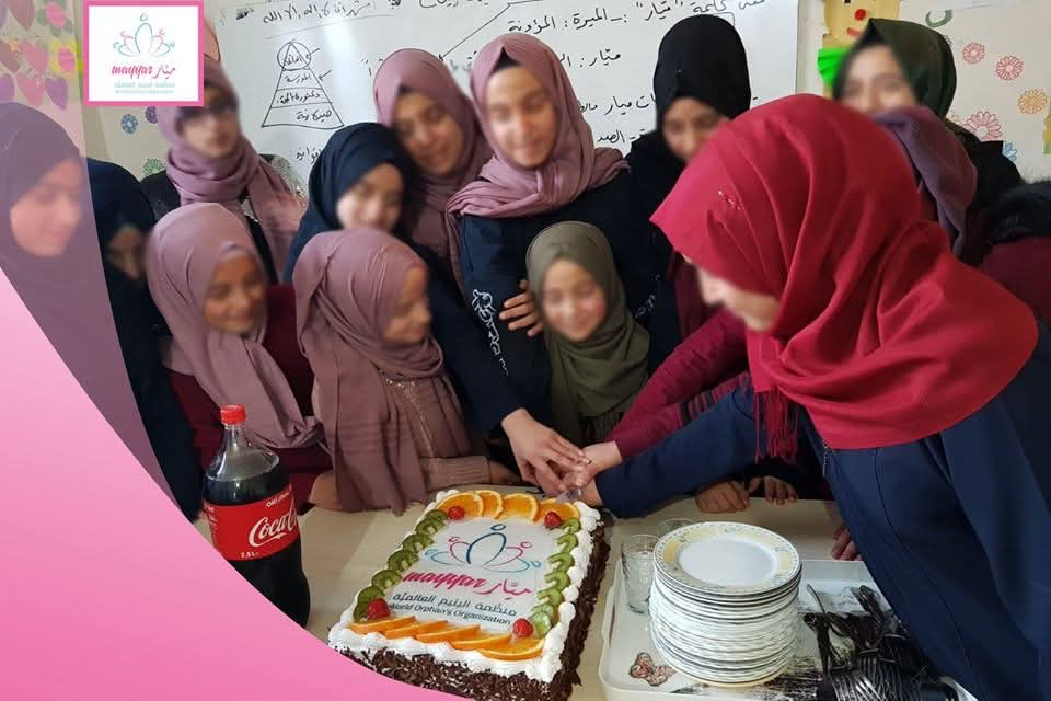 بناء الأجيال وصناعة اليتيم القائد